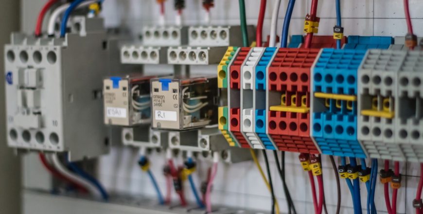 Fuses and Circuit Breakers (A8008)